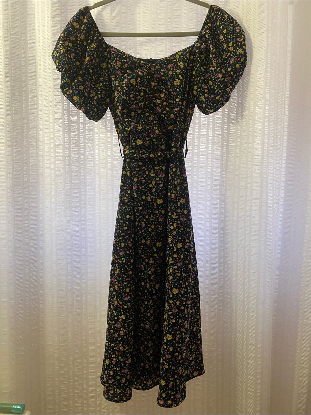 Black Floral Puff-Sleeve Midi Dress with Tie Waist